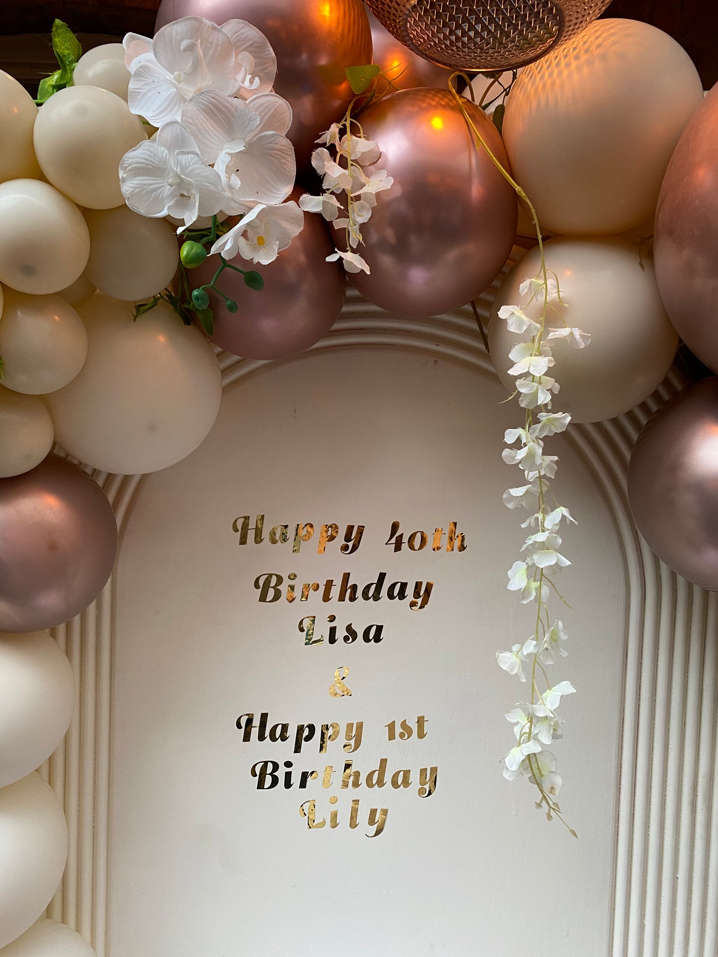 Full round balloon arch with sailboard