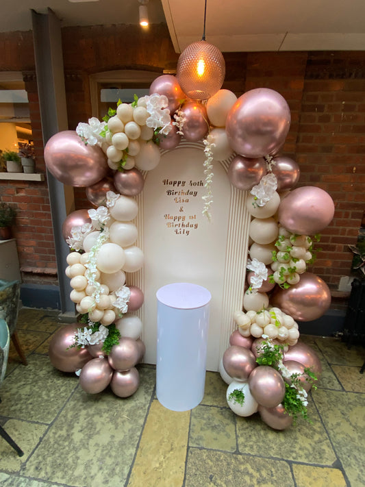 Full round balloon arch with sailboard
