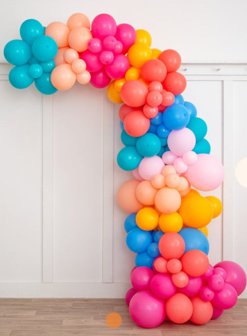 Free standing arch - Happy