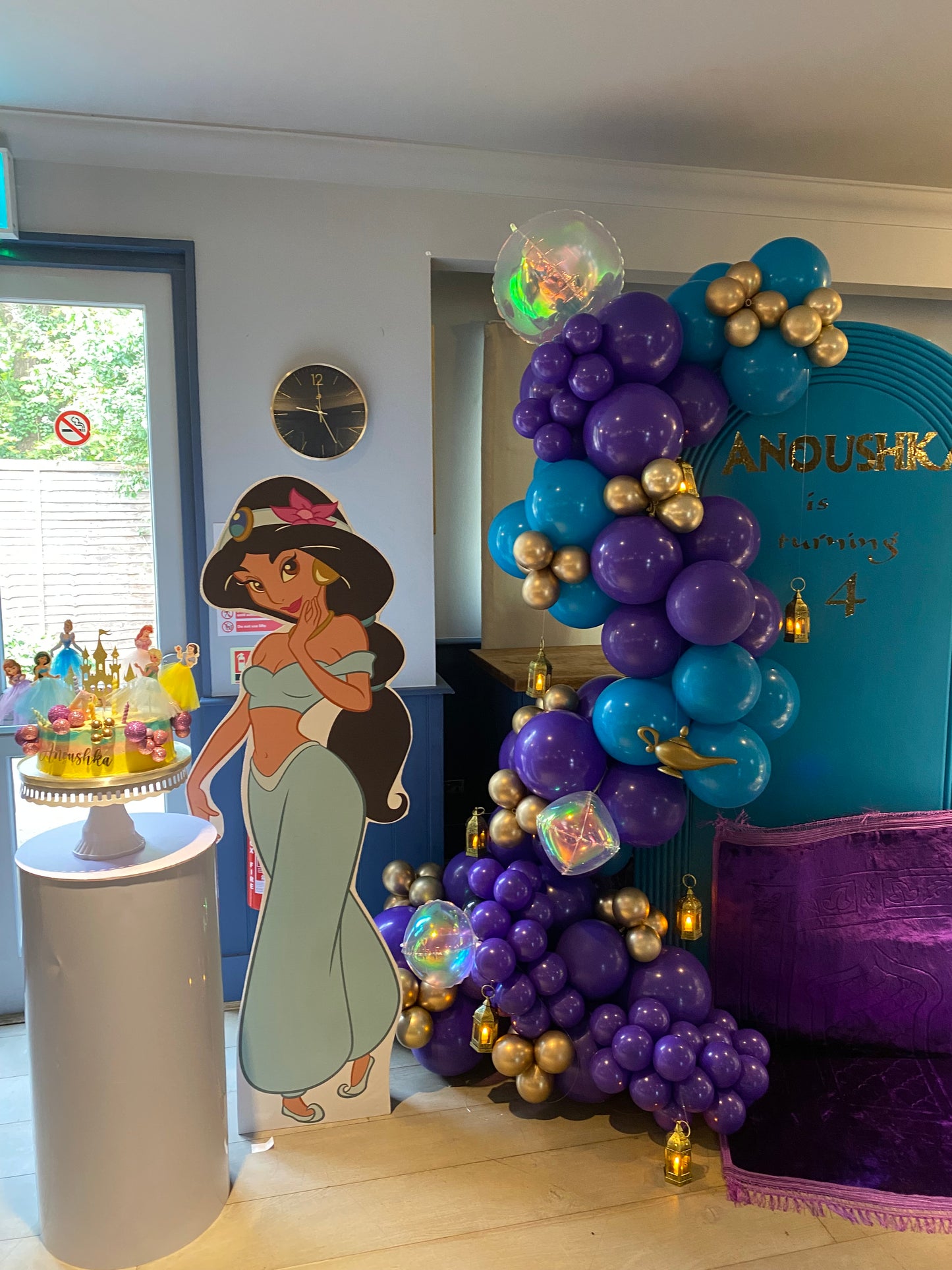 Joint theme - double themed arches