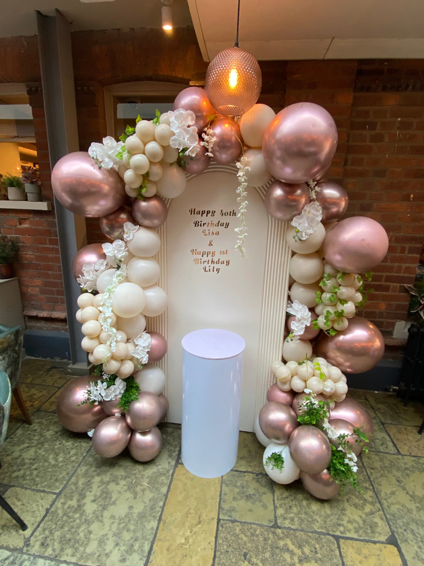 Full round balloon arch with sailboard