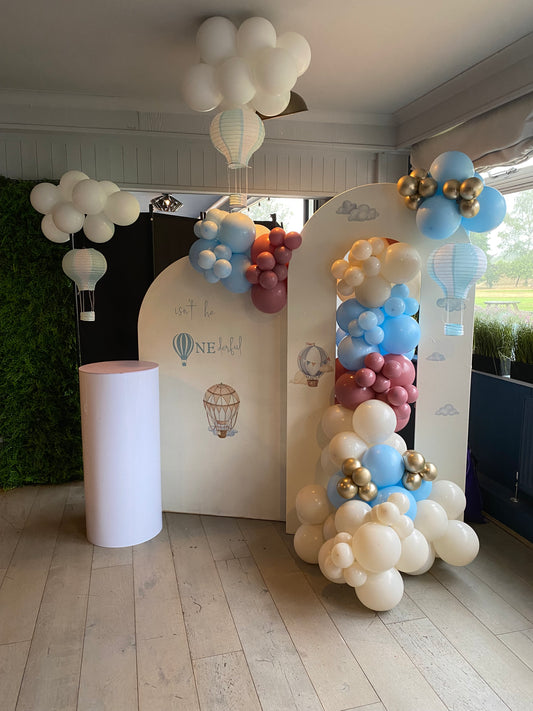 Hot Air balloon & clouds Balloon arch