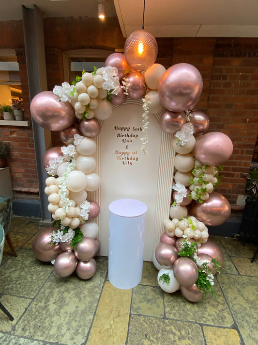 Full round balloon arch with sailboard